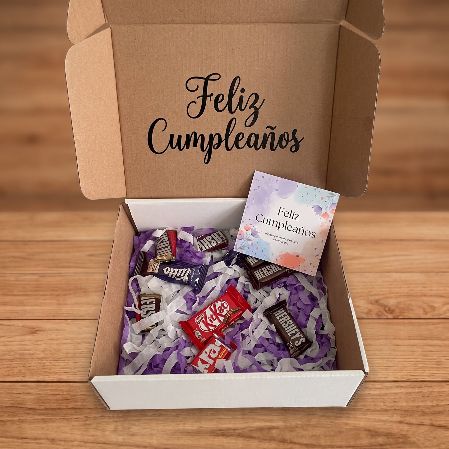Empaque especial con chocolates y tarjeta personalizada